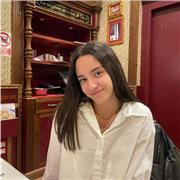 Estudiante de último año de Medicina, imparto clases de repaso de matemáticas, biología y química desde primaria hasta la ESO.